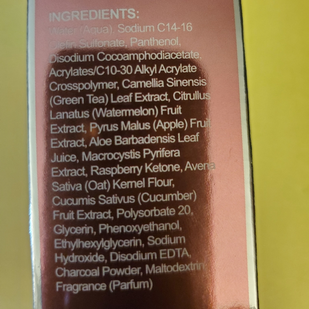Watermelon + Charcoal purifying cleanser - Picture 3 of 7
